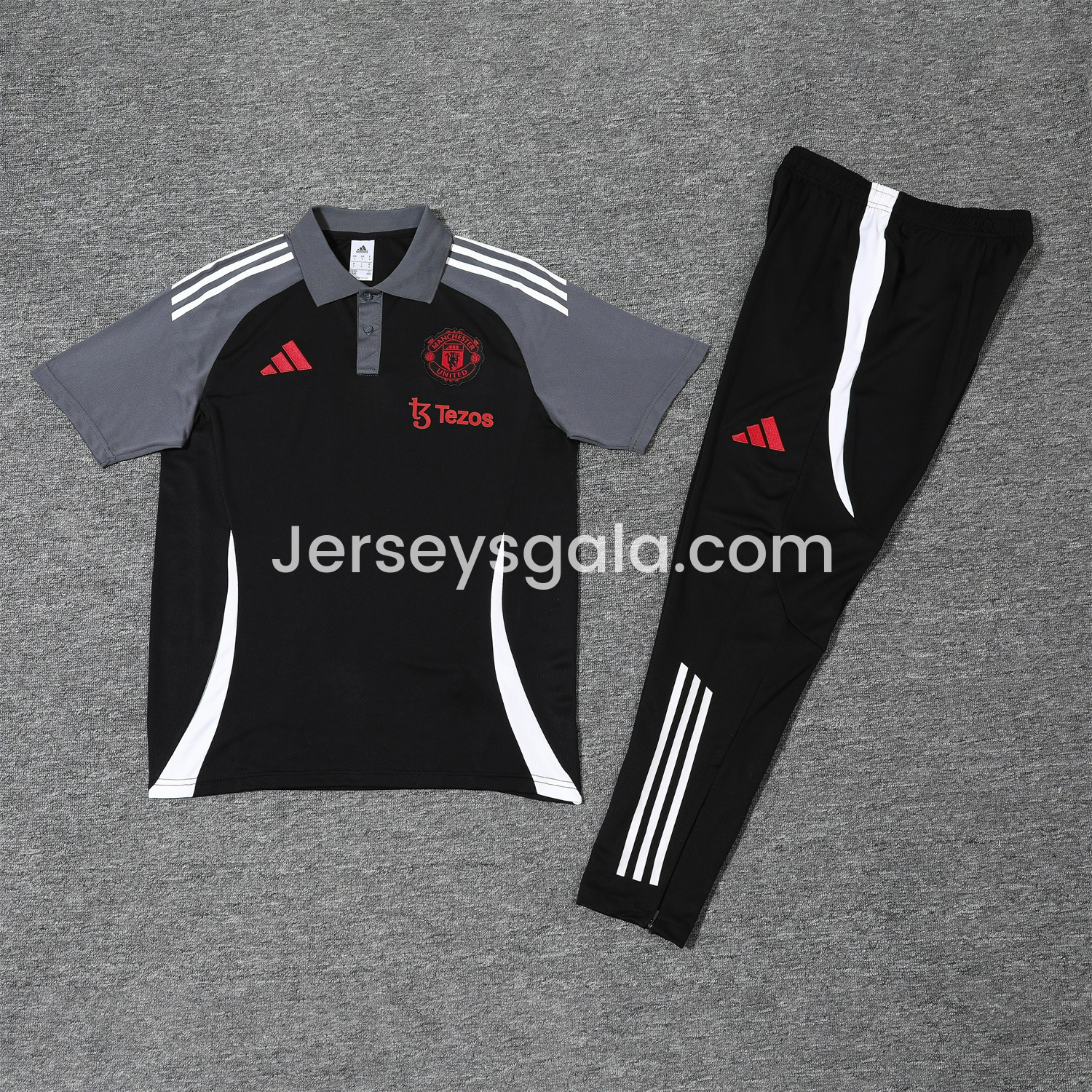Manchester United 25-26 POLO Short-Sleeve Training Set - Black Top and Pants with White Stripes - JerseysGala