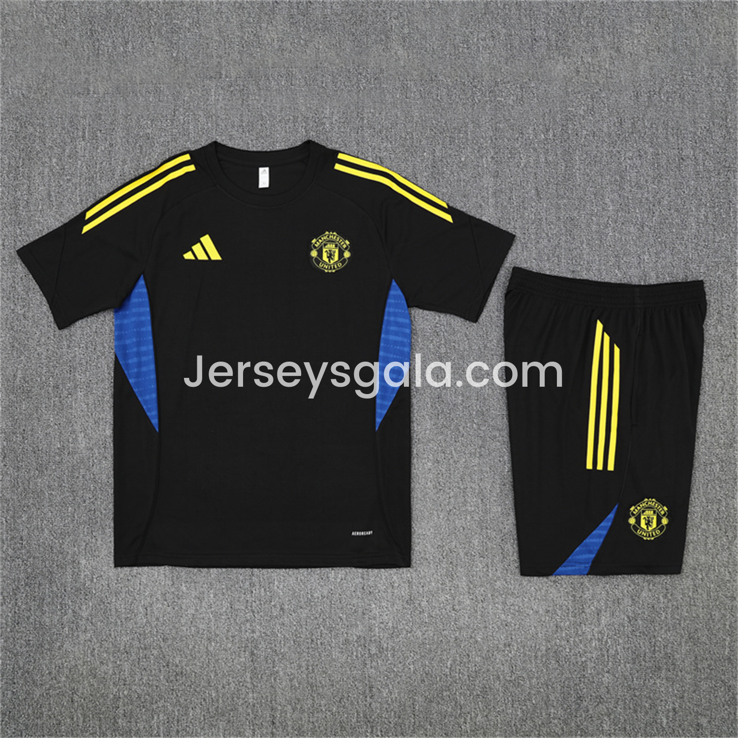 Manchester United 25-26 Kids Short-Sleeve Training Set - Black Top & Black shorts - JerseysGala
