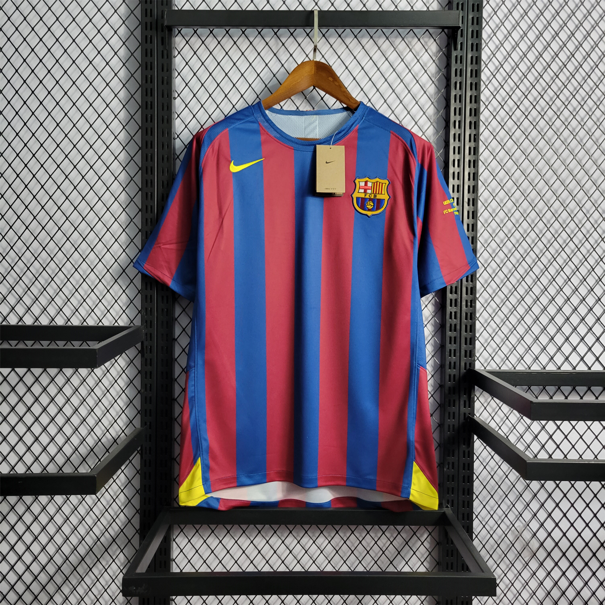 B.A.R.S.A Retro 05-06 Home Stadium Jersey - UEFA Champions League Final - JerseysGala