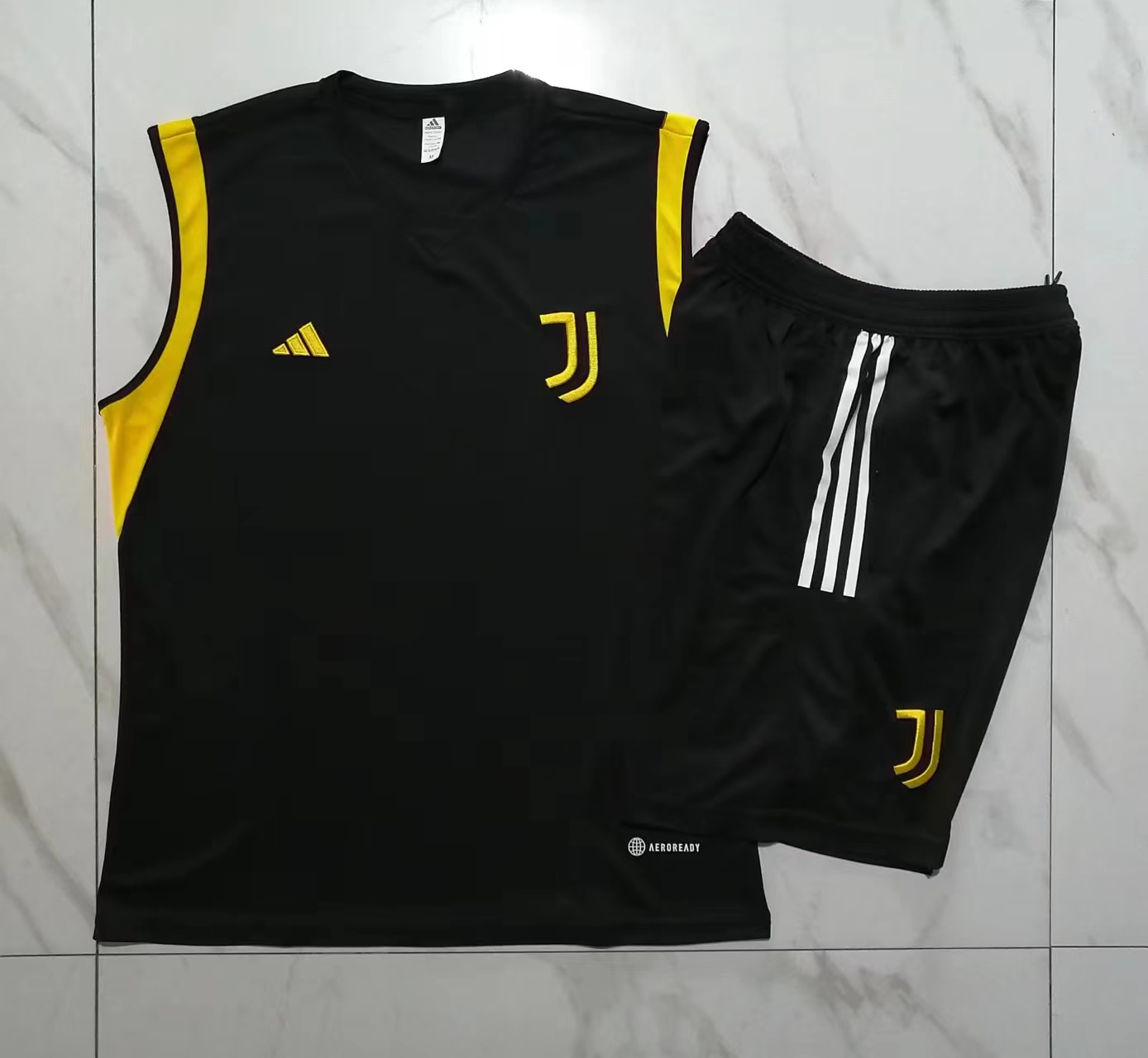 23-24 Juventus Black Player Training Vest Set ( Vest + Shorts) - JerseysGala