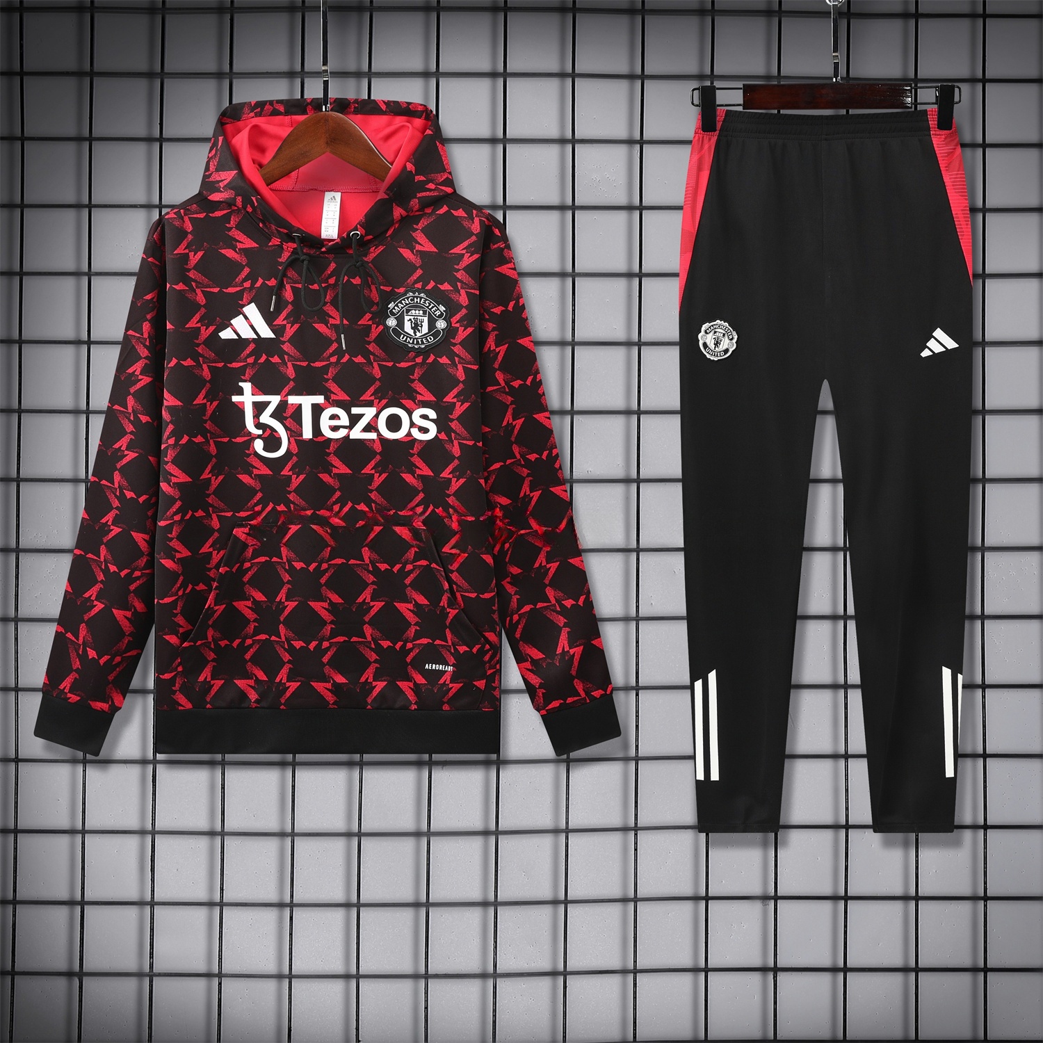Manchester United 24-25 Pre-Match Home Traning Hoodie Set - Red Top and Black Pants - JerseysGala