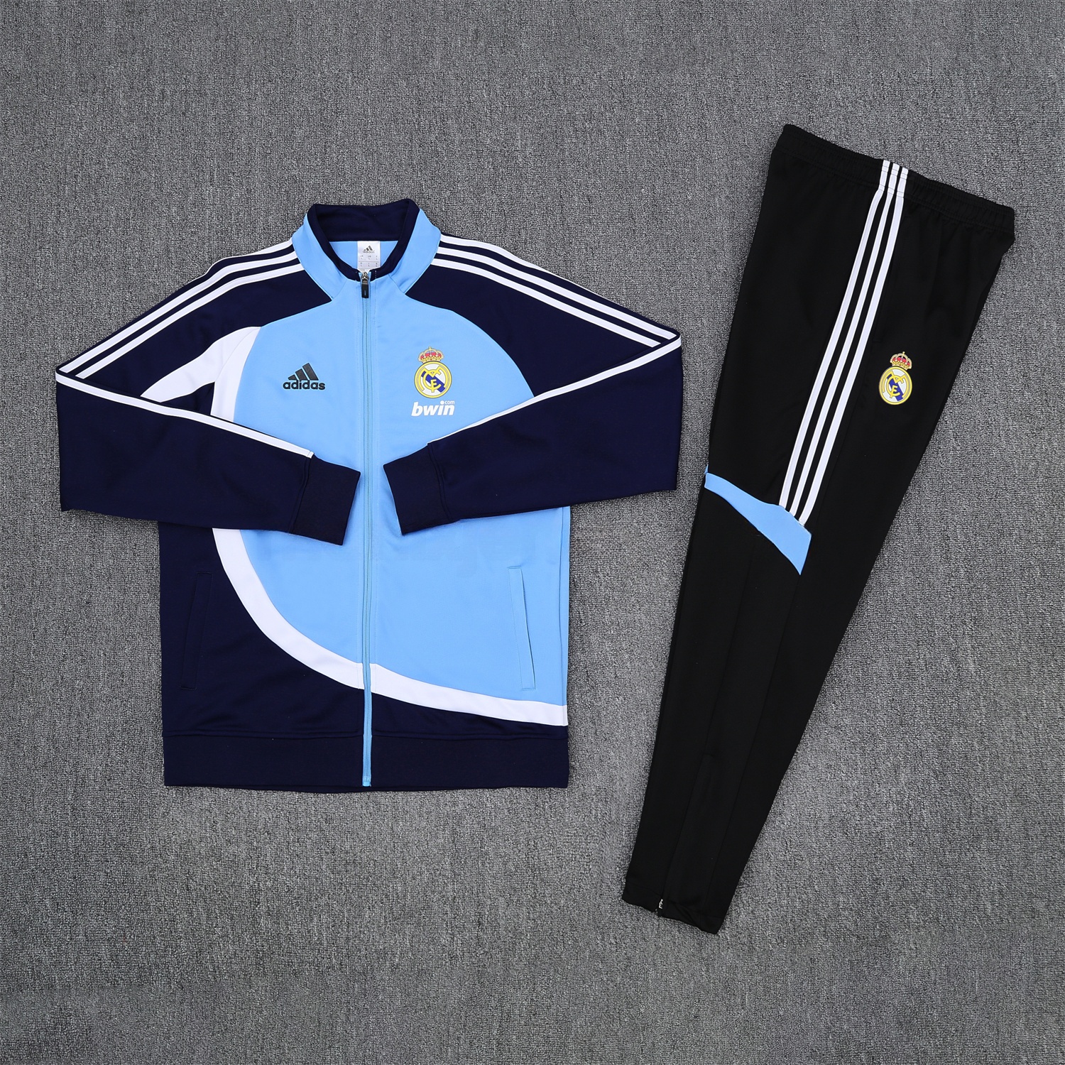 Real Madrid 25-26 Throwback Jacket Training Tracksuit - Blue Jackets & Black Pants - JerseysGala