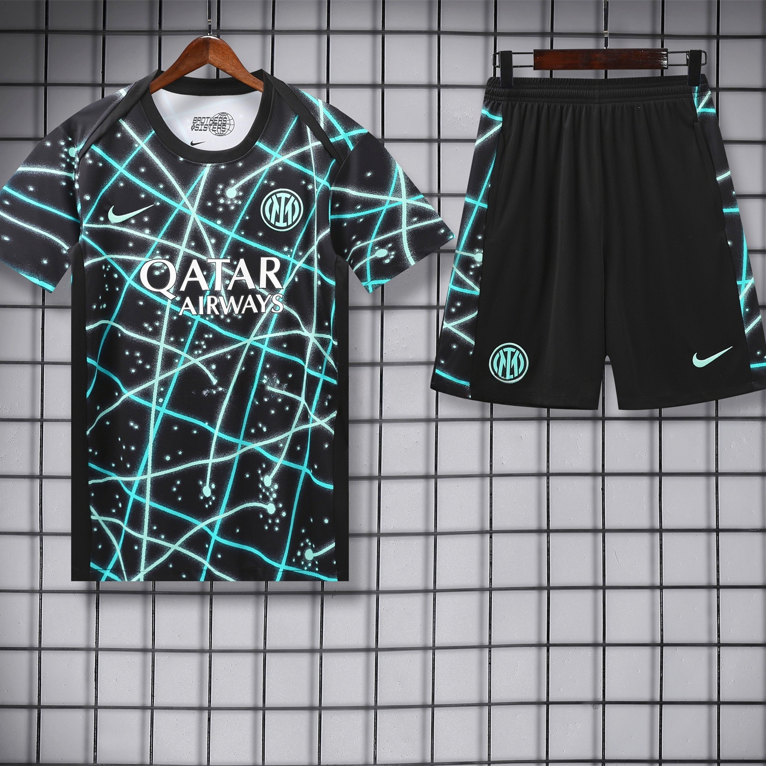 Inter Milan 25-26 Short-Sleeve Training Set - Blue Fluorescent Rays Black Top & Black Shorts - JerseysGala