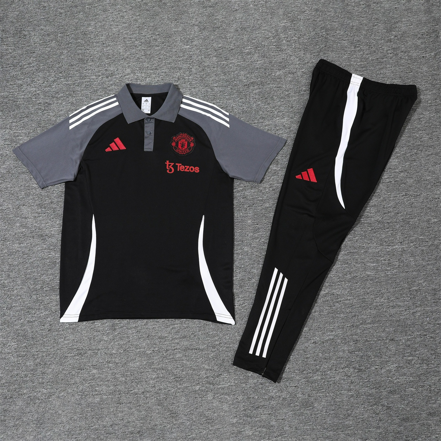Manchester United 25-26 POLO Short-Sleeve Training Set - Black Top and Pants with White Stripes - JerseysGala